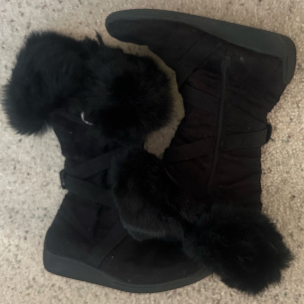 Size 7.5 Women's Black faux Swede  Boots with genuine rabbit fur trim